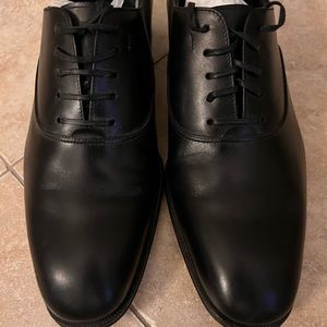 Ferragamo Men shoe size 6 1/2. In excellent condition.